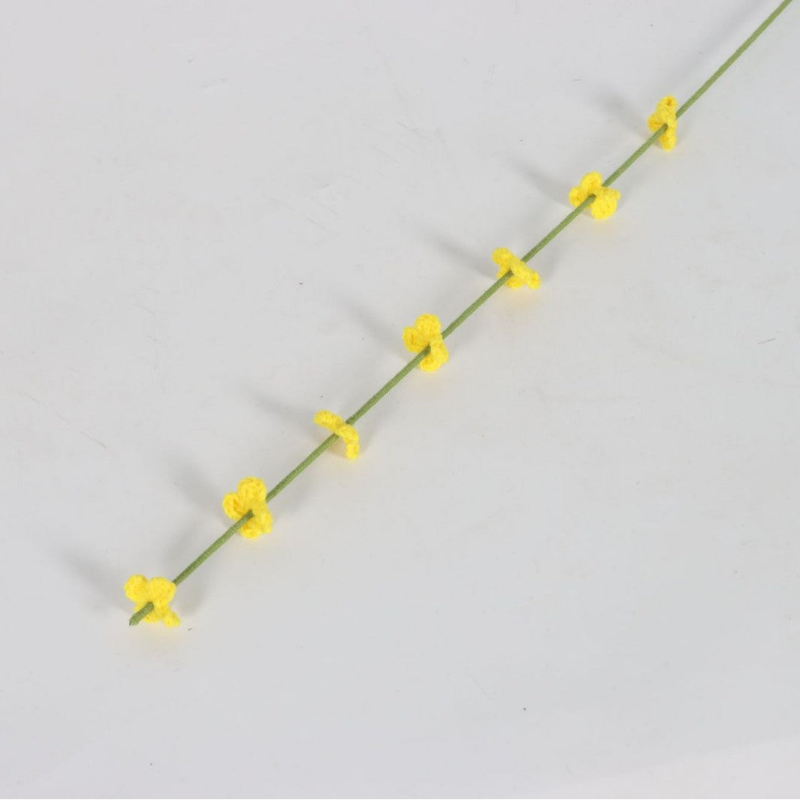 Giftwowo 1PC Handcrafted Yarn Flowers – Ready-to-Display Milium Faux Flowers, Crochet Floral Arrangement for Home Décor, Creative Gift