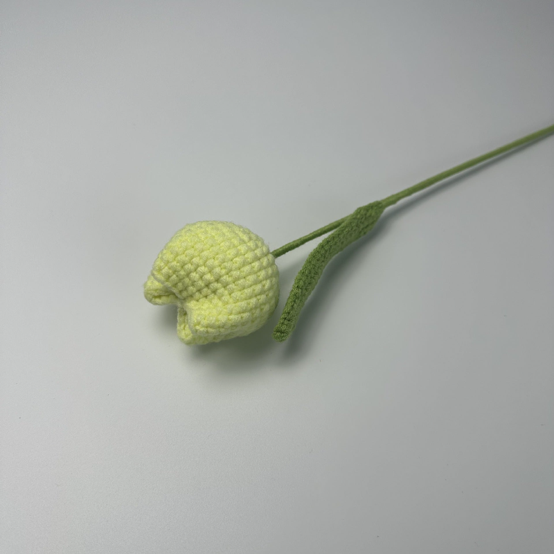 Giftwowo 1PC Chubby Tulip Yarn Flowers – Handcrafted Crochet Tulip Bouquet, Ready-to-Display Handmade Gift, Yarn Flower Arrangement
