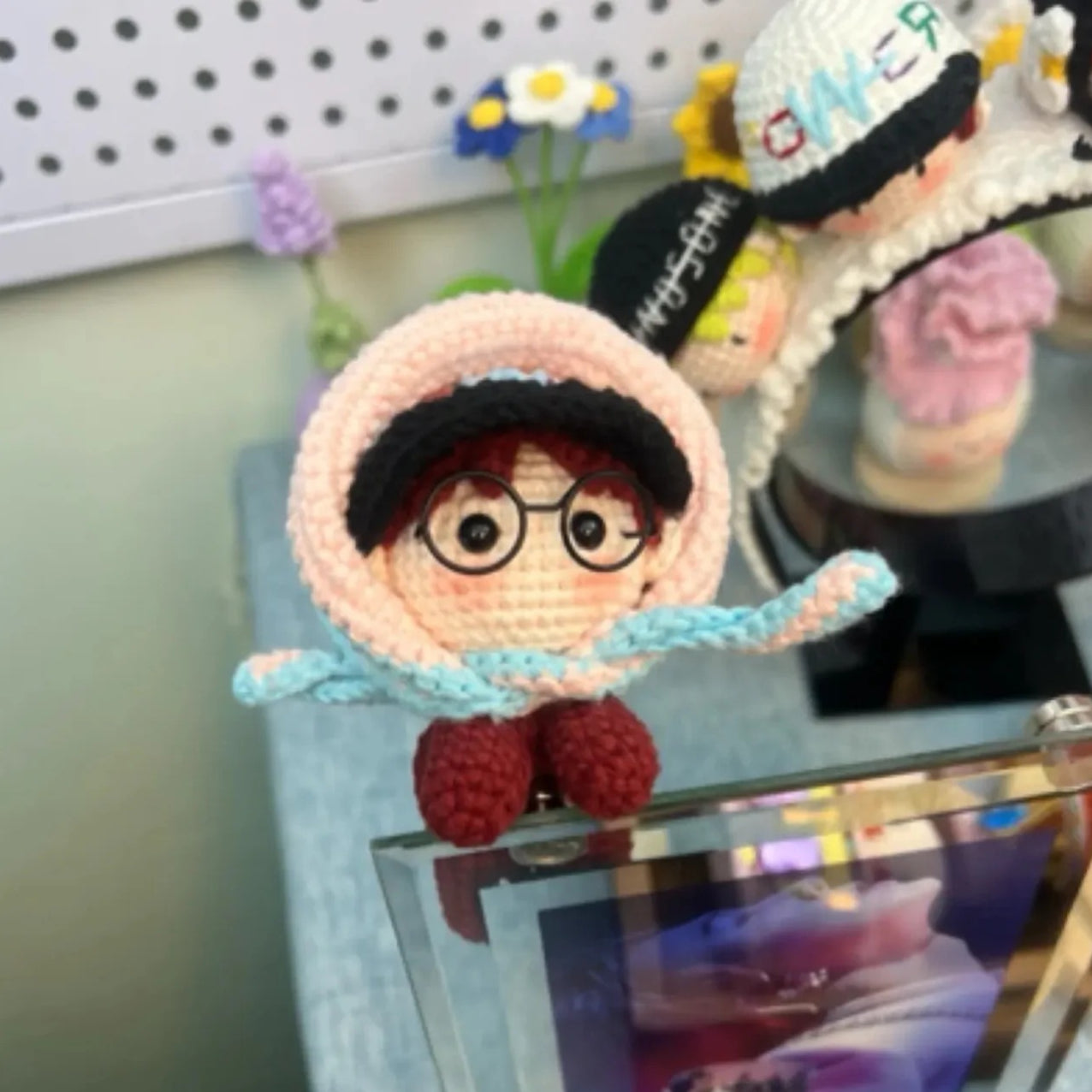 Giftwowo 1PC Handmade Crochet Yarn Doll Keychain, Figurine, Headband, Car Charm, Hair Accessory