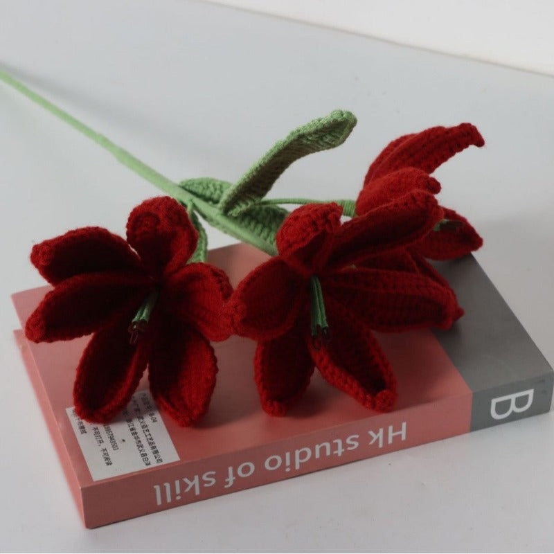 Giftwowo 1PC Lily Yarn Flower – Single Stem Crochet Faux Flower Bouquet, Perfect for Valentine's Day Favors, Handmade Yarn Flower