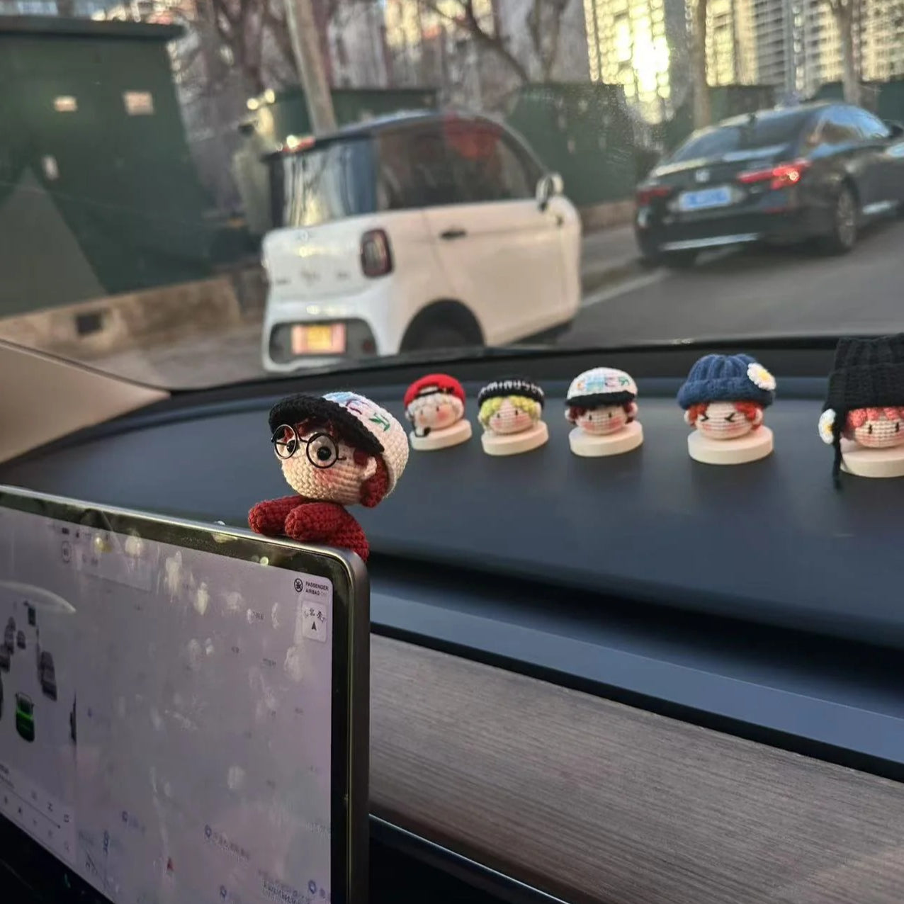 Giftwowo 1PC Handmade Crochet Yarn Doll Keychain, Figurine, Headband, Car Charm, Hair Accessory