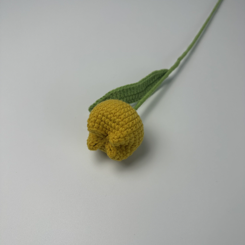 Giftwowo 1PC Chubby Tulip Yarn Flowers – Handcrafted Crochet Tulip Bouquet, Ready-to-Display Handmade Gift, Yarn Flower Arrangement