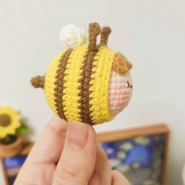 Giftwowo Pom-Pom Yarn Crochet Doll, Handmade Cute and Unique Accessory, DIY Adorable Ornament