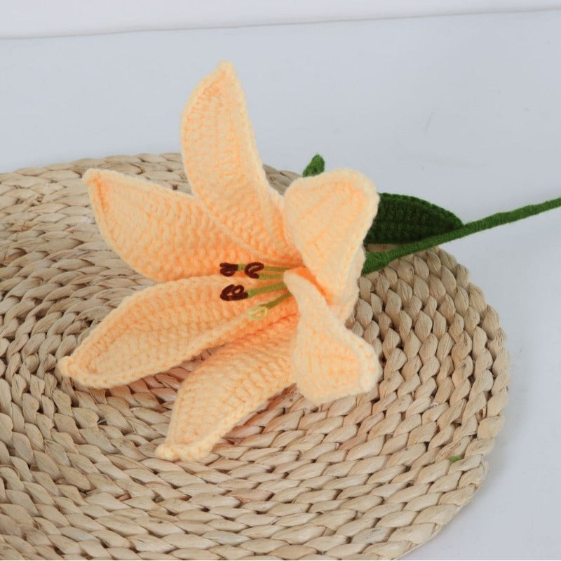Giftwowo 1PC Lily Yarn Flower – Single Stem Crochet Faux Flower Bouquet, Perfect for Valentine's Day Favors, Handmade Yarn Flower