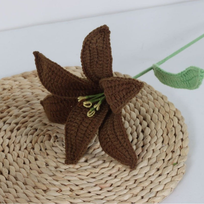 Giftwowo 1PC Lily Yarn Flower – Single Stem Crochet Faux Flower Bouquet, Perfect for Valentine's Day Favors, Handmade Yarn Flower