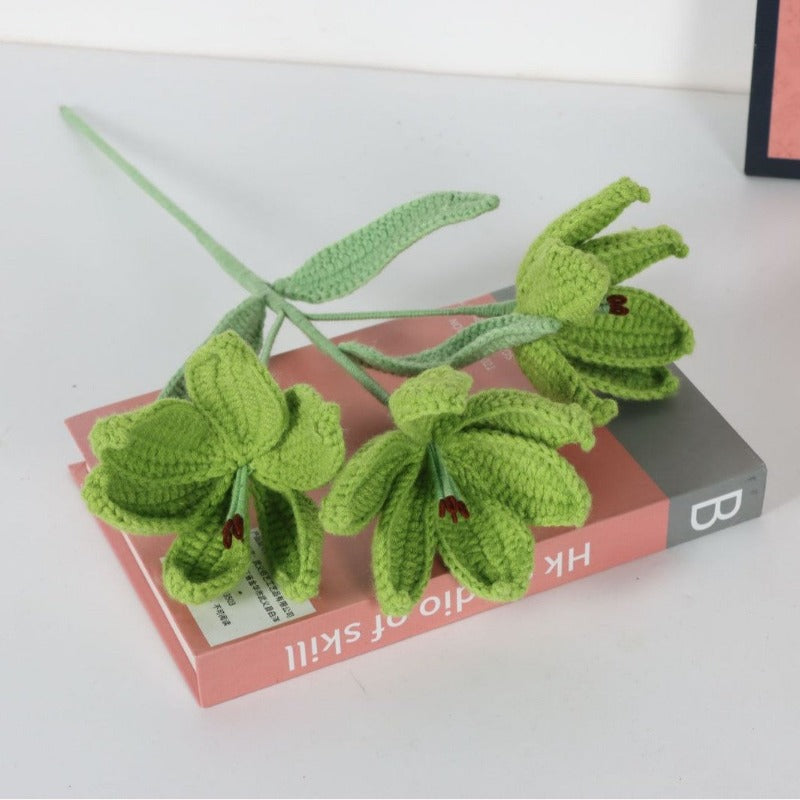 Giftwowo 1PC Lily Yarn Flower – Single Stem Crochet Faux Flower Bouquet, Perfect for Valentine's Day Favors, Handmade Yarn Flower