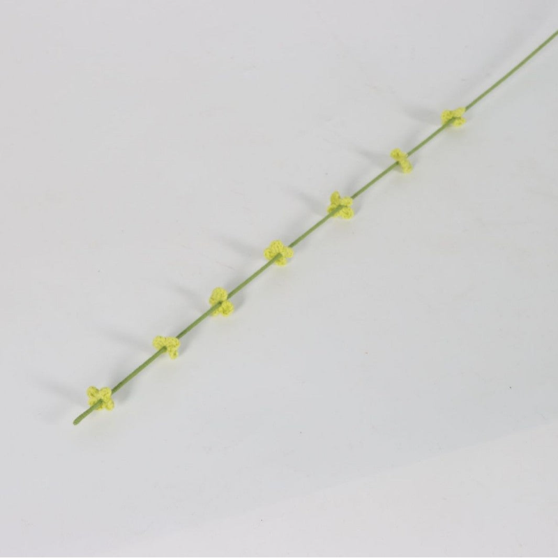 Giftwowo 1PC Handcrafted Yarn Flowers – Ready-to-Display Milium Faux Flowers, Crochet Floral Arrangement for Home Décor, Creative Gift