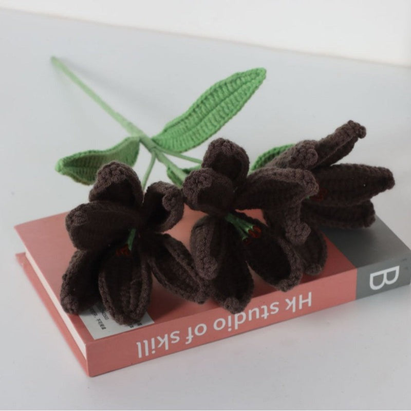 Giftwowo 1PC Lily Yarn Flower – Single Stem Crochet Faux Flower Bouquet, Perfect for Valentine's Day Favors, Handmade Yarn Flower