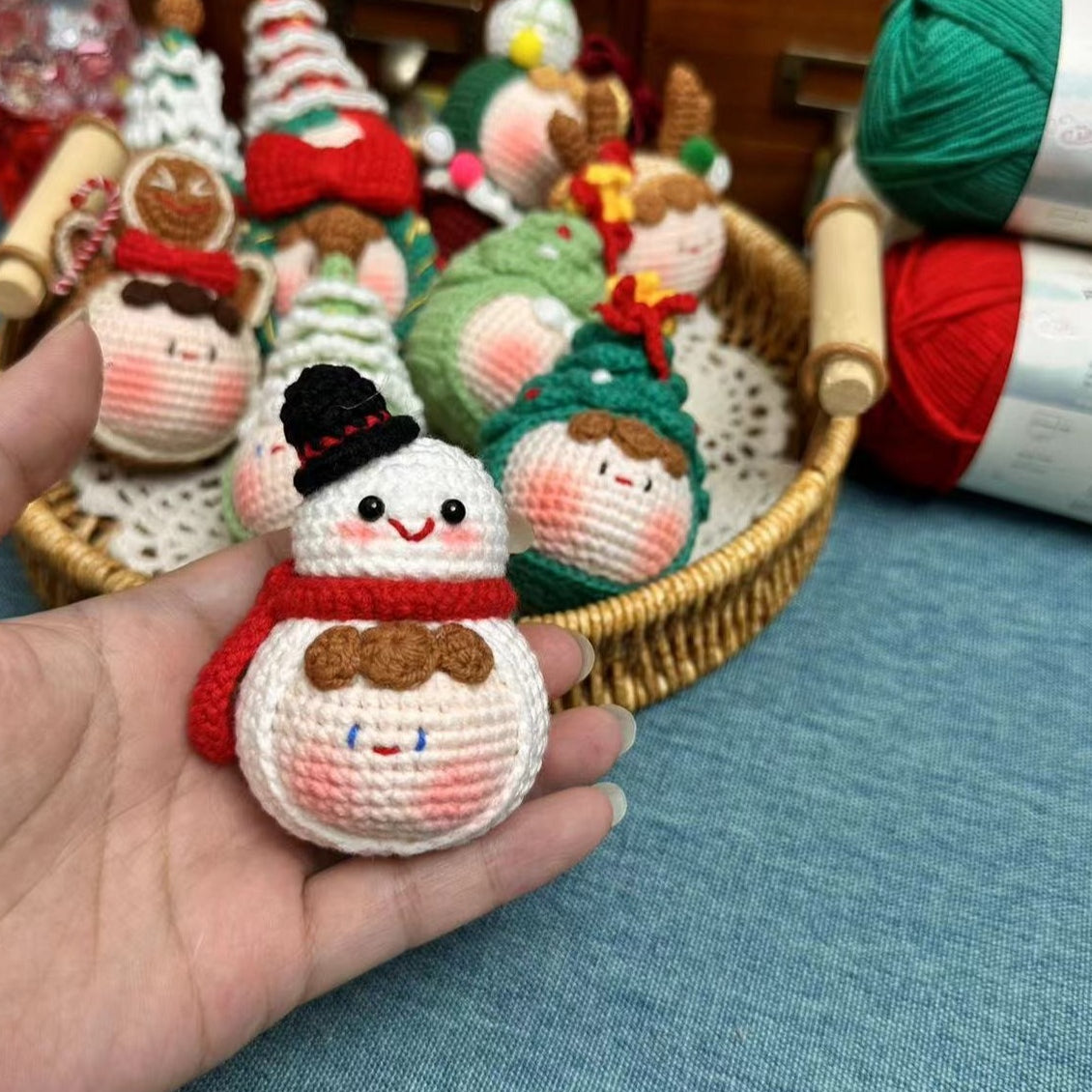 Giftwowo Pom-Pom Yarn Crochet, DIY Handmade Gift for Boyfriend and Girlfriend, Birthday and Qixi Festival, Unique Gift for Girls