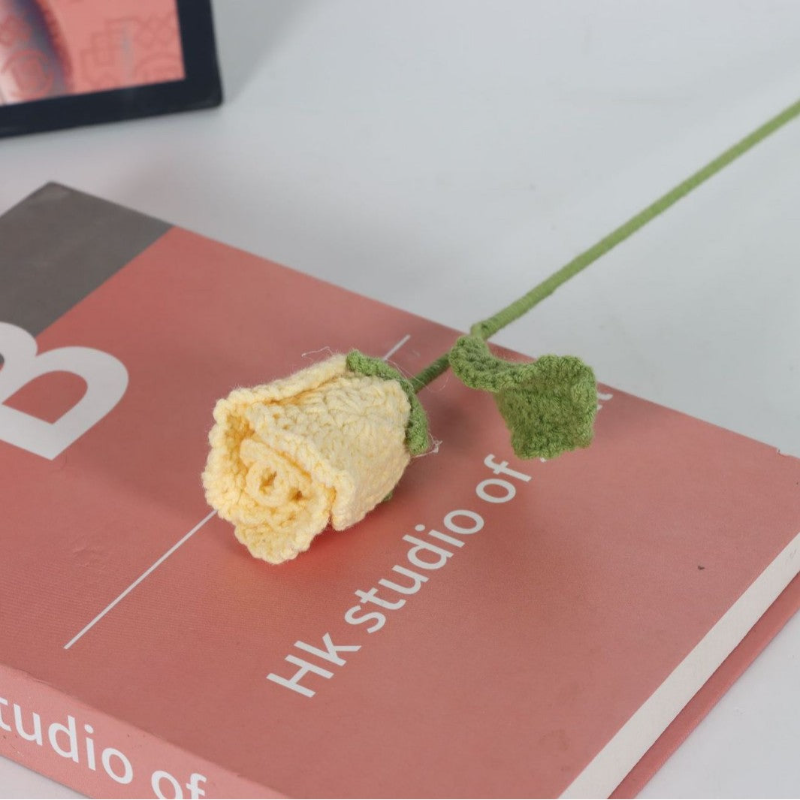 Giftwowo 1PC Handcrafted Yarn Flower Bouquet – Ready-to-Display Faux Eustoma Flowers, Crochet Floral Arrangement for Home Décor, Birthday Gift