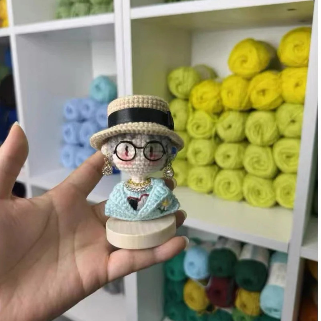 Giftwowo 1PC Handmade Crochet Yarn Doll Keychain, Figurine, Headband, Car Charm, Hair Accessory