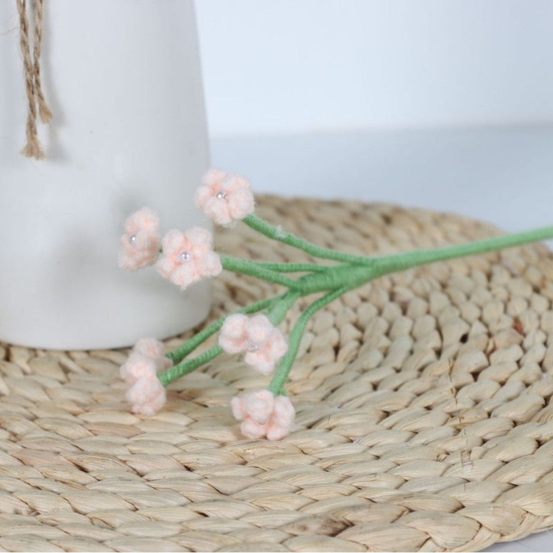 Giftwowo 1PC Baby's Breath Handcrafted Yarn Crochet Bouquet – Handmade Flower Arrangement, Faux Flowers for Gifts, Perfect for Valentine's Day