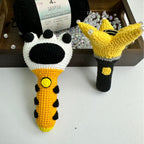 Giftwowo Handmade Crochet GD Small Daisy Yarn Brooch, Flower Bouquet Pom-Pom Ornament, Creative Support Stick Craft