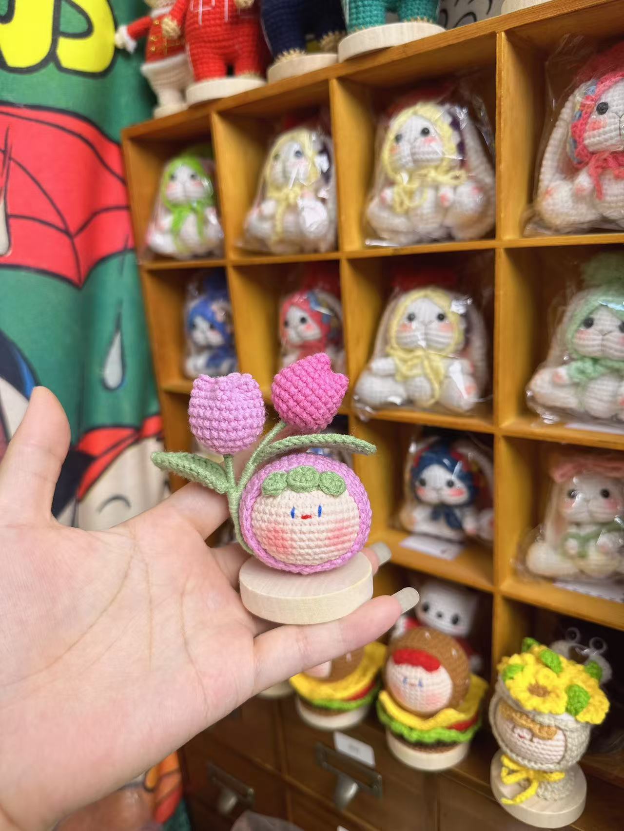 Giftwowo Finished Knitted Crochet Flower Pom-Pom Ornament, Handmade Unique Gift for Valentine's Day and Teacher's Day