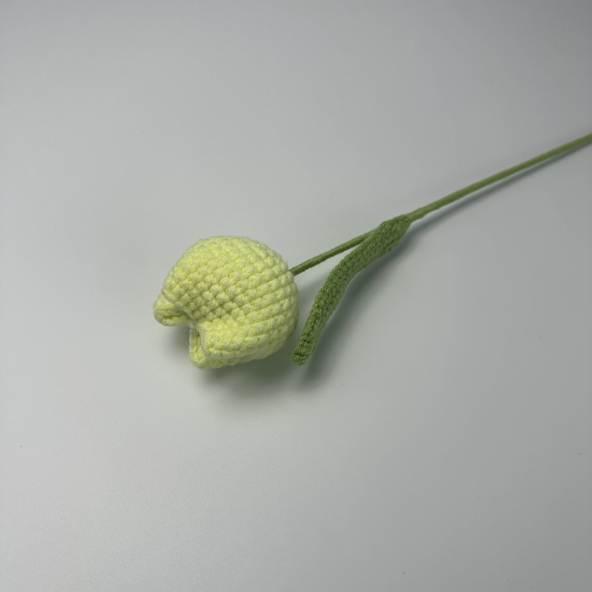 Giftwowo 1PC Chubby Tulip Yarn Flowers – Handcrafted Crochet Tulip Bouquet, Ready-to-Display Handmade Gift, Yarn Flower Arrangement