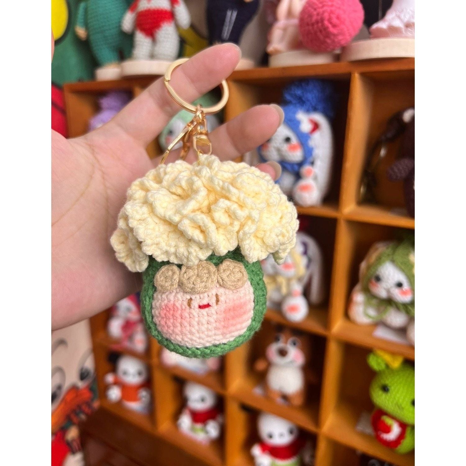 Giftwowo Pom-Pom Yarn Crochet Doll, Handmade Cute and Unique Accessory, DIY Adorable Ornament