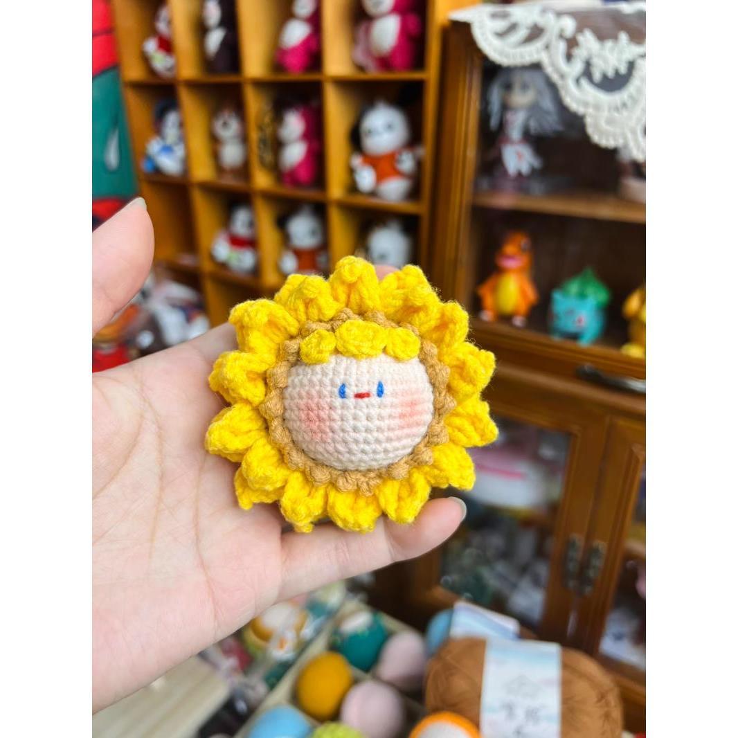 Giftwowo Handmade Yarn Crochet Pom-Pom Collection, 3D Bag Pendant & Keychain, Trendy Doll Accessories