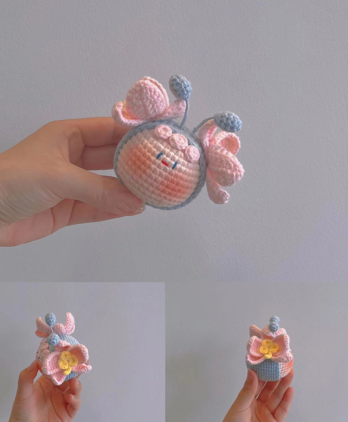 Giftwowo Finished Knitted Crochet Flower Pom-Pom Ornament, Handmade Unique Gift for Valentine's Day and Teacher's Day