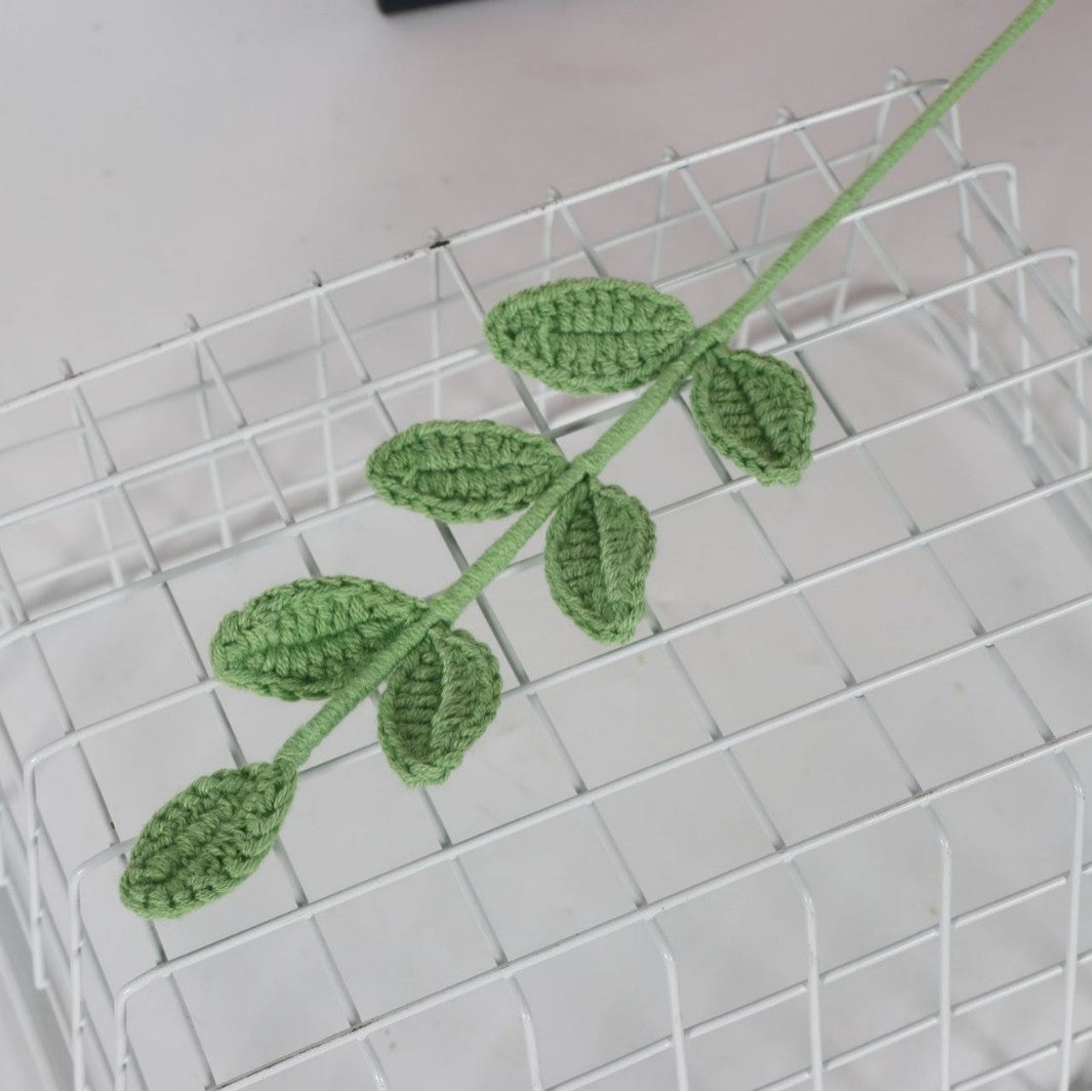 Giftwowo 1PC Eucalyptus Leaves – Handcrafted Yarn Floral Arrangement, Perfect for Living Room & Office Décor, Year-Round Woven Yarn Leaves