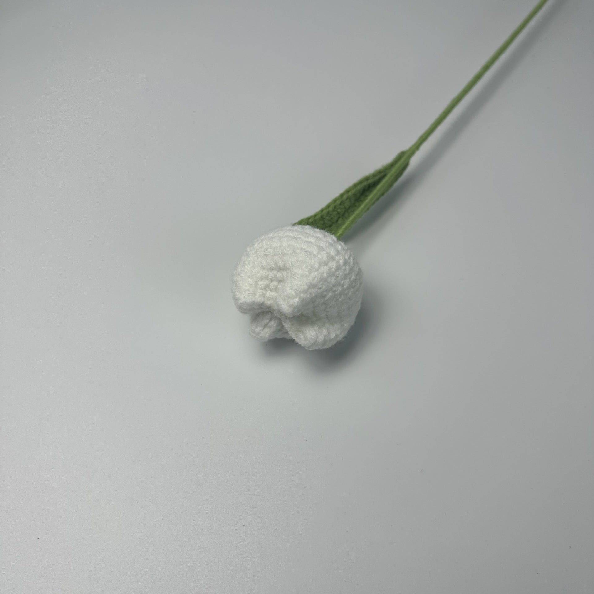 Giftwowo 1PC Chubby Tulip Yarn Flowers – Handcrafted Crochet Tulip Bouquet, Ready-to-Display Handmade Gift, Yarn Flower Arrangement