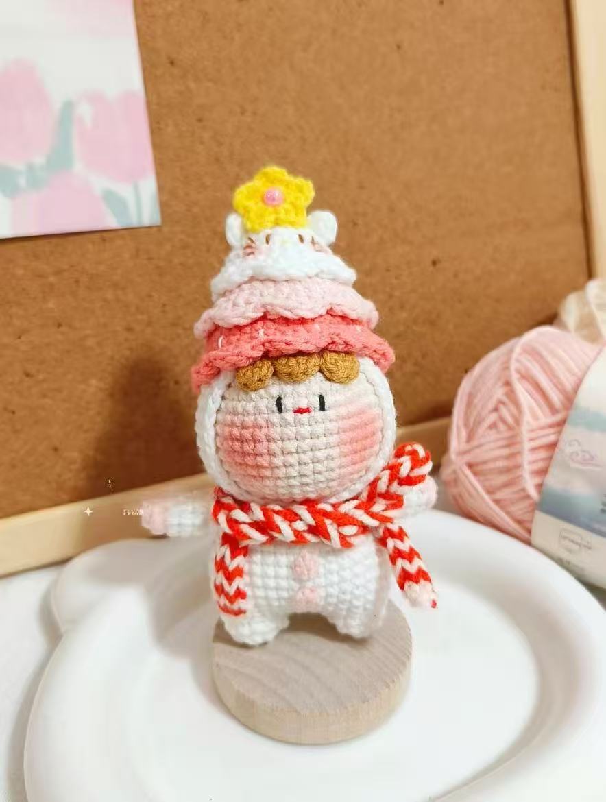 Giftwowo Finished Crochet Doll Keychain, Handmade Yarn Crochet Figurine, Creative Gift Keychain, Retail Handmade Accessories