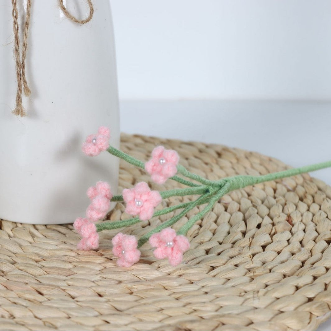 Giftwowo 1PC Baby's Breath Handcrafted Yarn Crochet Bouquet – Handmade Flower Arrangement, Faux Flowers for Gifts, Perfect for Valentine's Day & Qixi