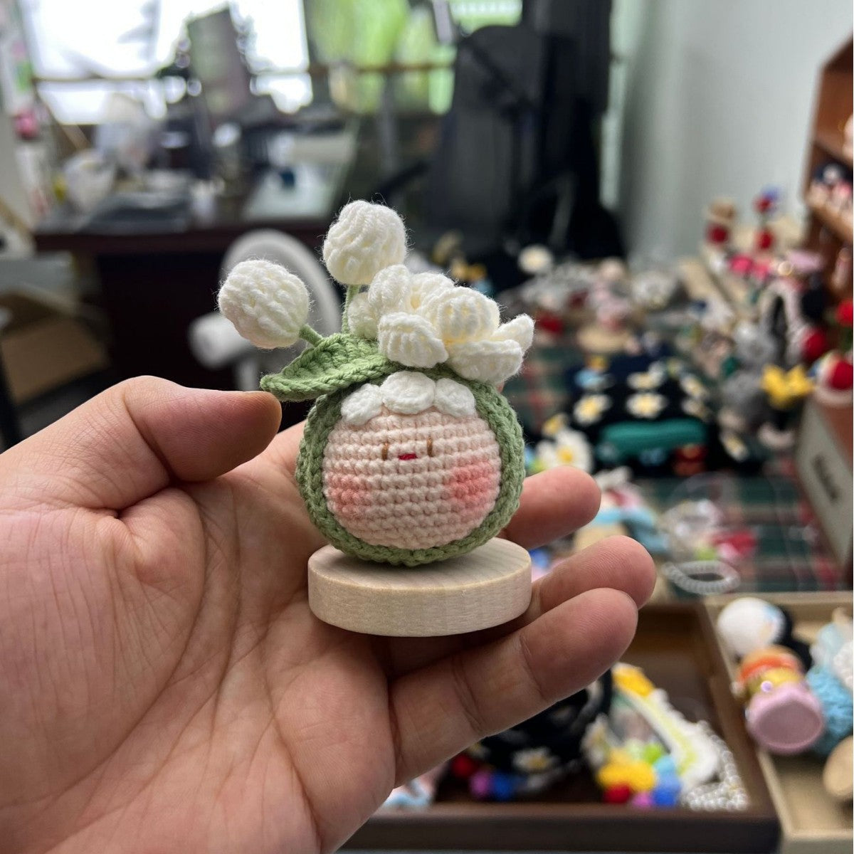 Giftwowo Handmade Yarn Flower Bouquet Dumpling Decoration – Finished DIY Crochet Gift for Teachers, Holiday Gift Idea