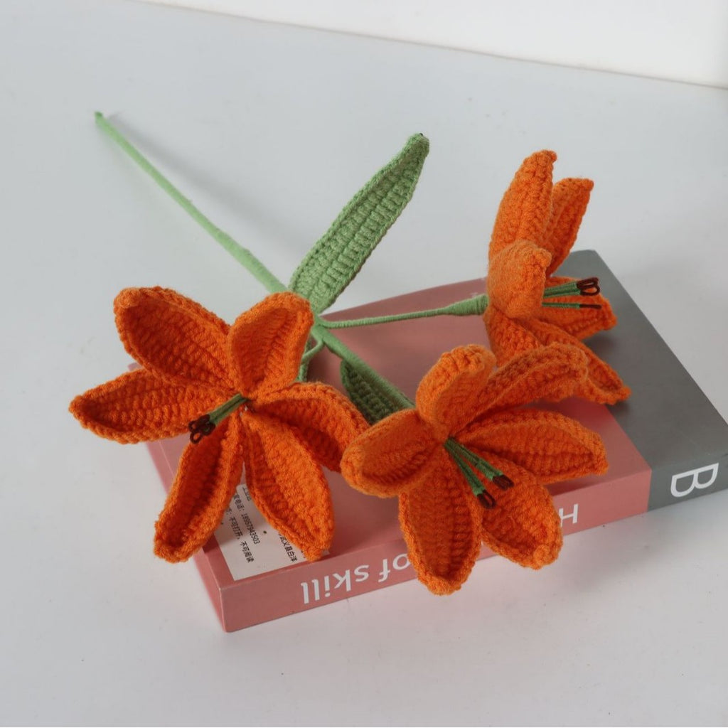 Giftwowo 1PC Lily Yarn Flower – Single Stem Crochet Faux Flower Bouquet, Perfect for Valentine's Day Favors, Handmade Yarn Flower