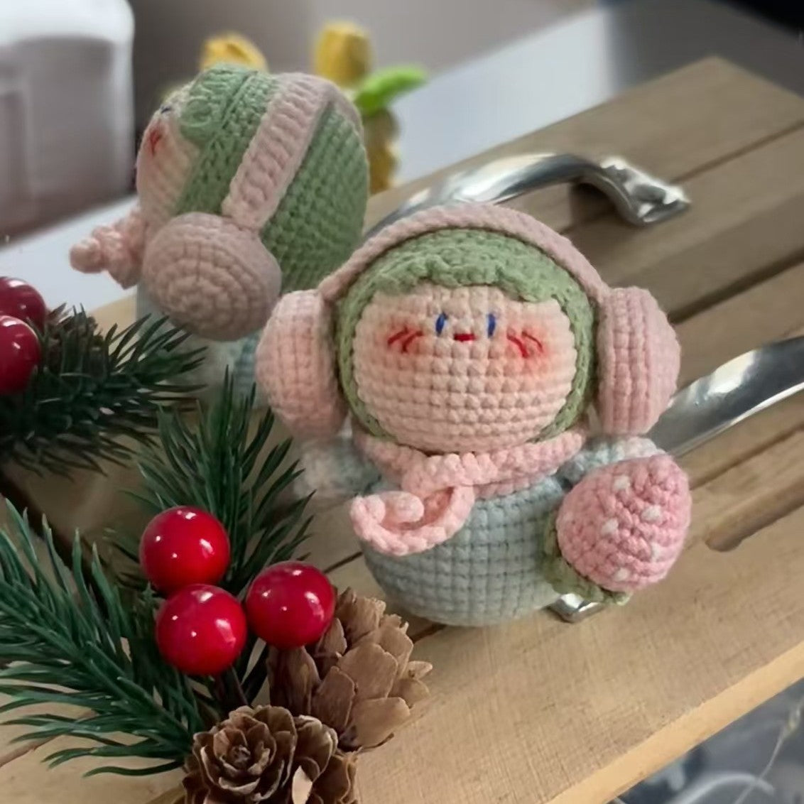 Giftwowo Finished Crochet Doll Keychain, Handmade Yarn Crochet Figurine, Creative Gift Keychain, Retail Handmade Accessories