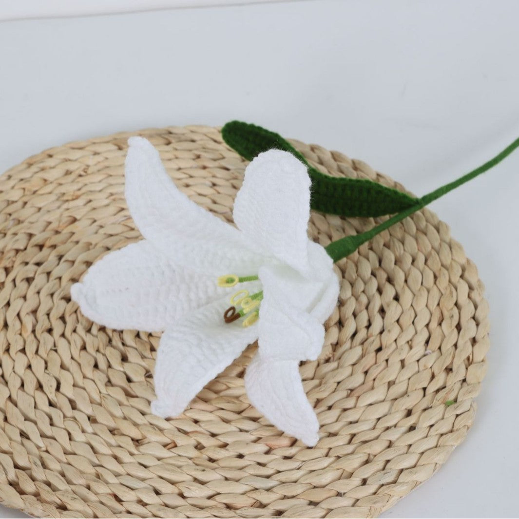 Giftwowo 1PC Lily Yarn Flower – Single Stem Crochet Faux Flower Bouquet, Perfect for Valentine's Day Favors, Handmade Yarn Flower
