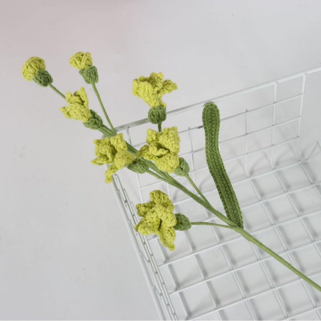 Giftwowo 1PC Freesia Flower Bouquet – Handmade Yarn Faux Flowers, Ready-to-Display Floral Arrangement for Living Room Décor, Perfect for New Year & Christmas Decorations