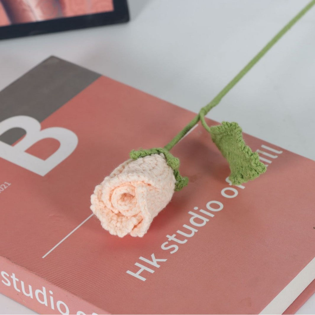 Giftwowo 1PC Handcrafted Yarn Flower Bouquet – Ready-to-Display Faux Eustoma Flowers, Crochet Floral Arrangement for Home Décor, Birthday Gift