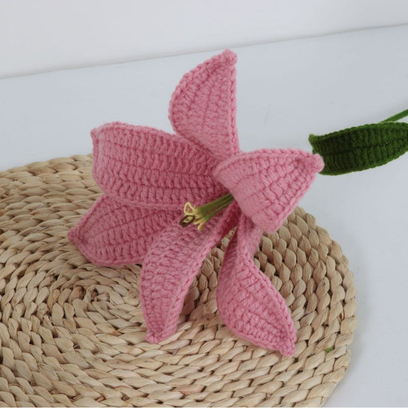 Giftwowo 1PC Lily Yarn Flower – Single Stem Crochet Faux Flower Bouquet, Perfect for Valentine's Day Favors, Handmade Yarn Flower