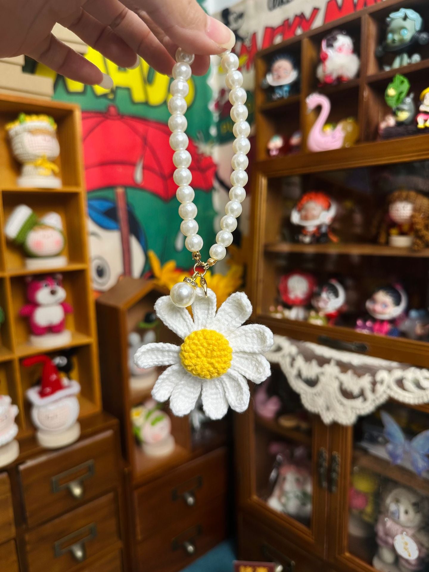 Giftwowo Handmade Crochet GD Small Daisy Yarn Brooch, Flower Bouquet Pom-Pom Ornament, Creative Support Stick Craft