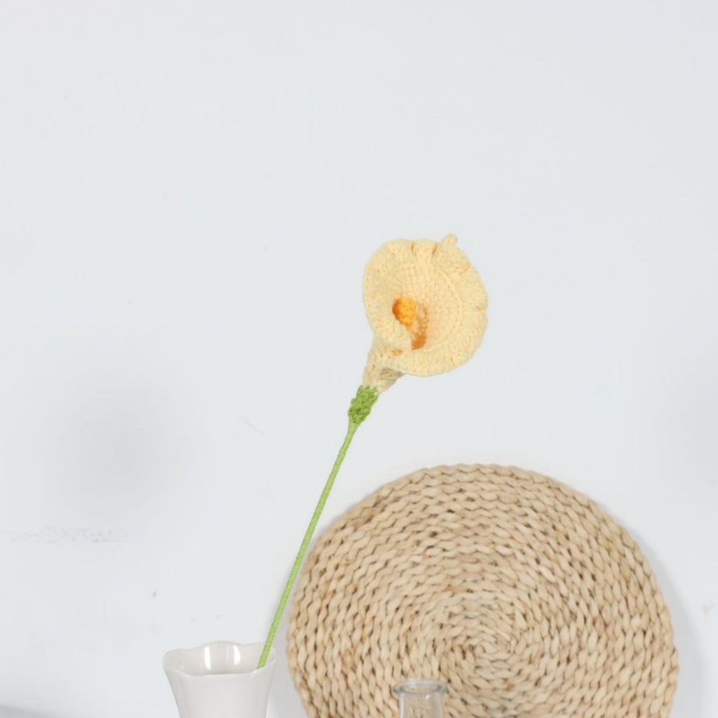 Giftwowo Handmade Crochet Calla Lily Yarn Flower - Faux Yarn Eternal Flower for Home Decor, Handcrafted Calla Lily Crochet Art