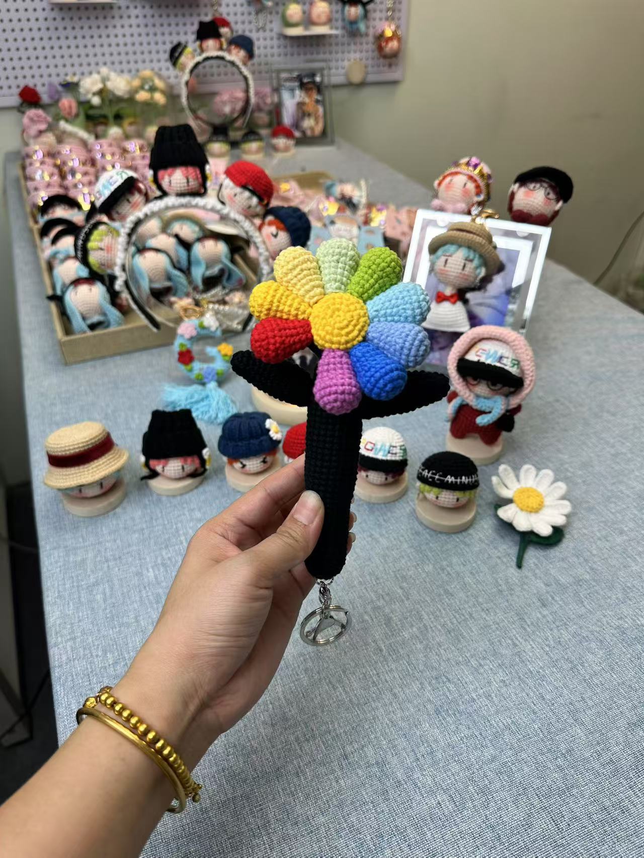 Giftwowo 1PC Handmade Crochet Yarn Doll Keychain, Figurine, Headband, Car Charm, Hair Accessory