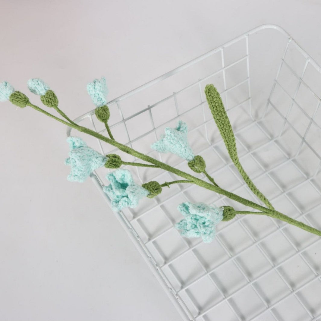 Giftwowo 1PC Freesia Flower Bouquet – Handmade Yarn Faux Flowers, Ready-to-Display Floral Arrangement for Living Room Décor, Perfect for New Year & Christmas Decorations