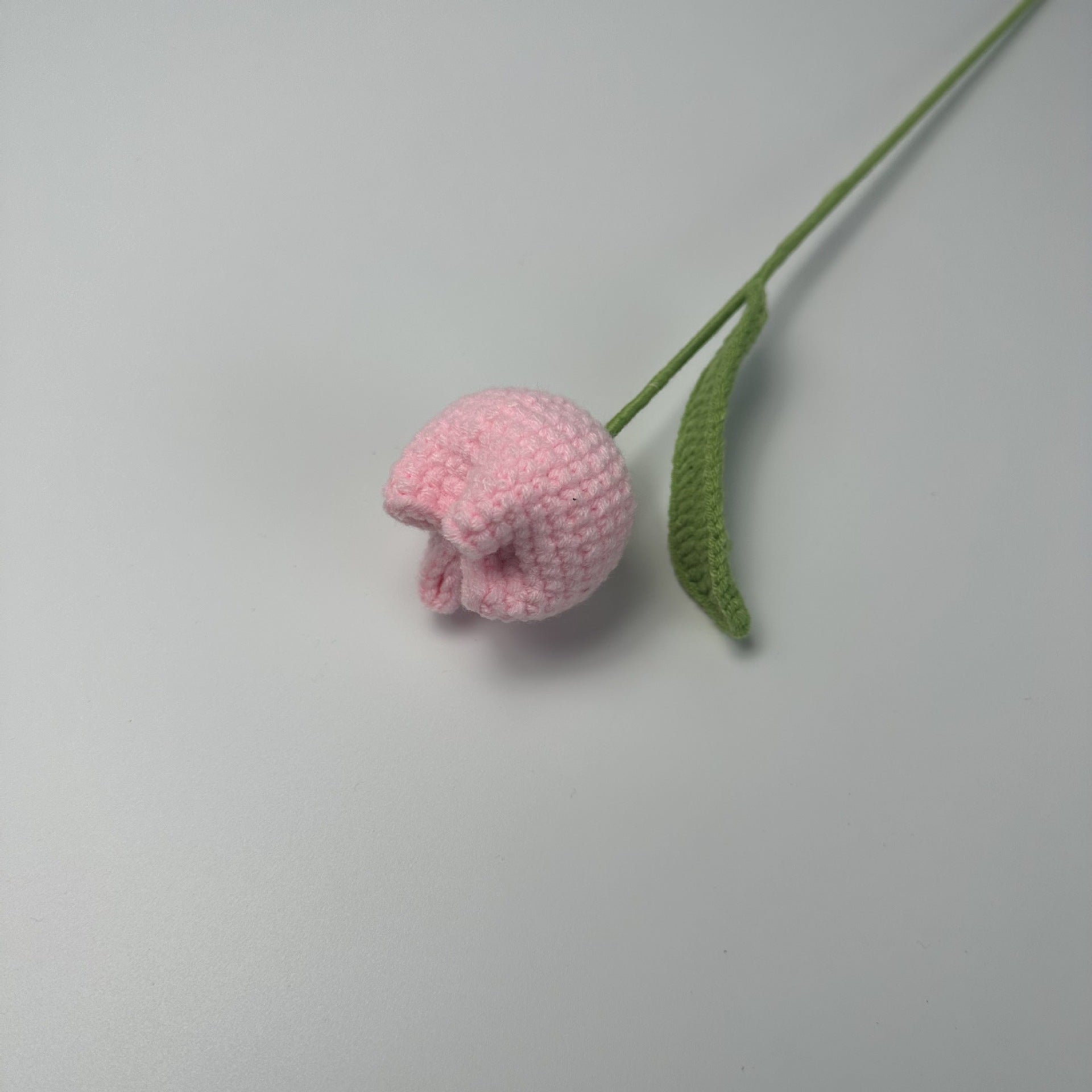 Giftwowo 1PC Chubby Tulip Yarn Flowers – Handcrafted Crochet Tulip Bouquet, Ready-to-Display Handmade Gift, Yarn Flower Arrangement