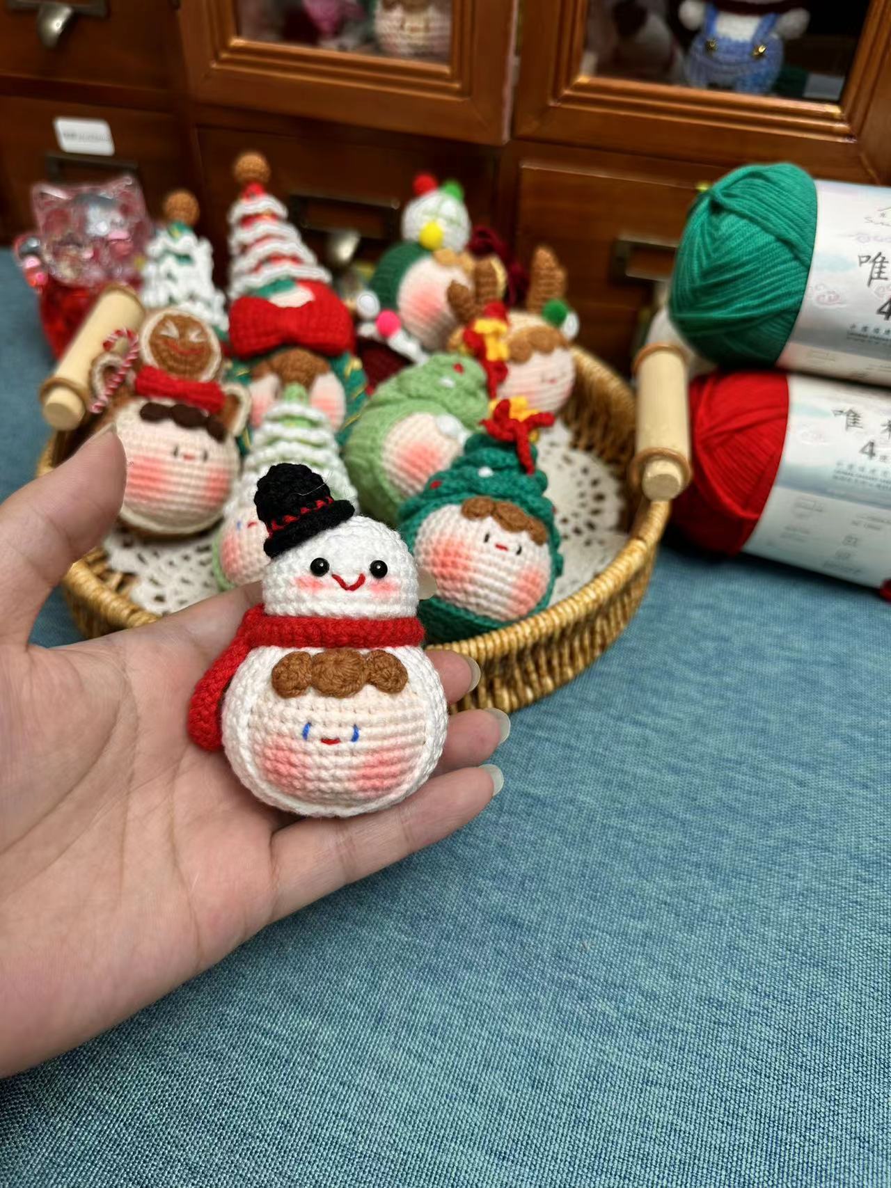 Giftwowo Pom-Pom Yarn Crochet, DIY Handmade Gift for Boyfriend and Girlfriend, Birthday and Qixi Festival, Unique Gift for Girls