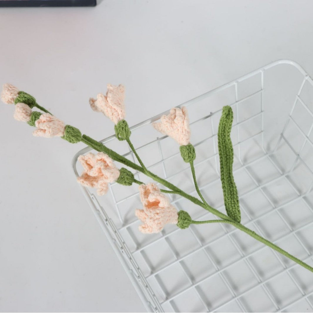 Giftwowo 1PC Freesia Flower Bouquet – Handmade Yarn Faux Flowers, Ready-to-Display Floral Arrangement for Living Room Décor, Perfect for New Year & Christmas Decorations