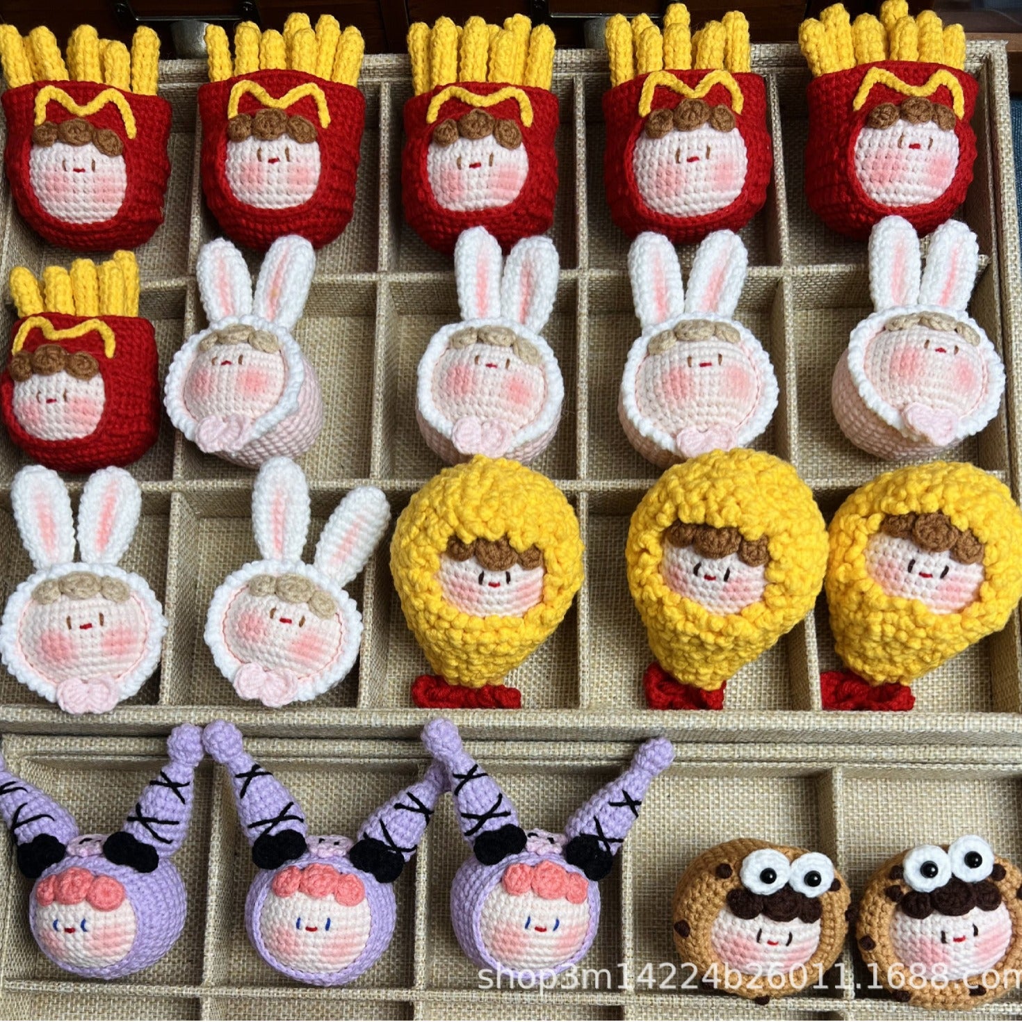 Giftwowo Handmade Yarn Crochet Pom-Pom Collection, 3D Bag Pendant & Keychain, Trendy Doll Accessories