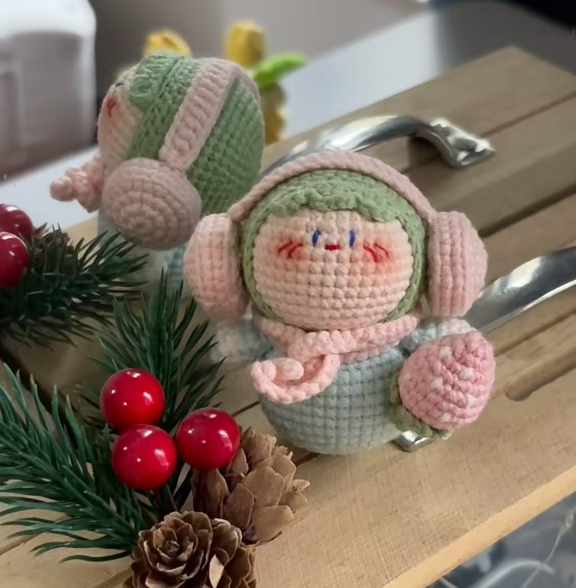 Giftwowo Finished Crochet Doll Keychain, Handmade Yarn Crochet Figurine, Creative Gift Keychain, Retail Handmade Accessories