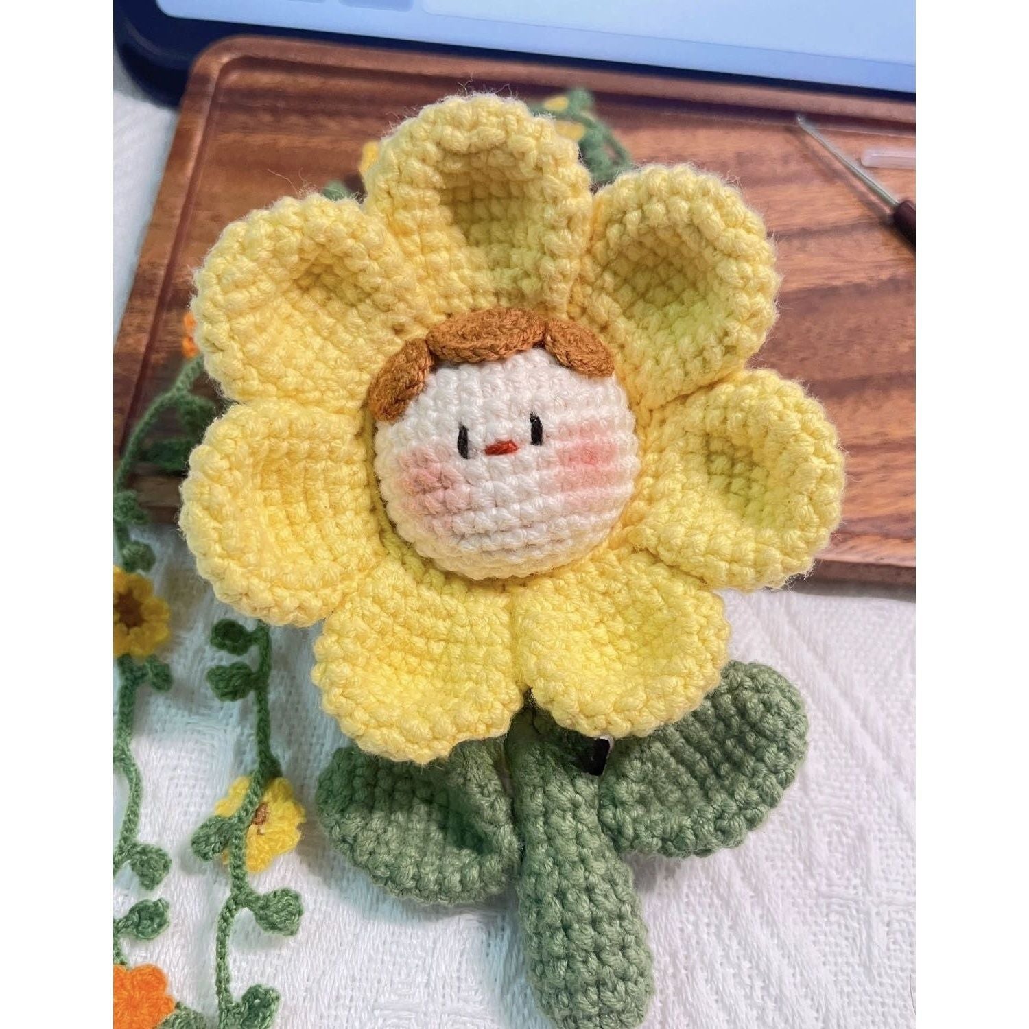 Giftwowo Pom-Pom Yarn Crochet, DIY Handmade Gift for Boyfriend and Girlfriend, Birthday and Qixi Festival, Unique Gift for Girls