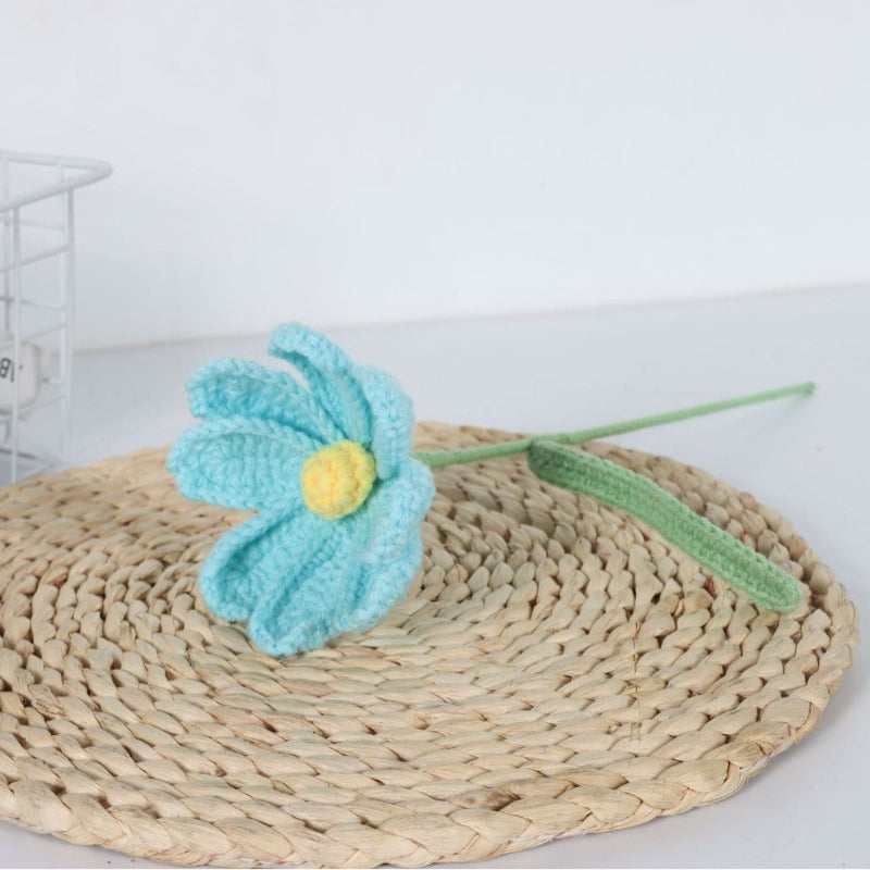 Giftwowo 1PC Handcrafted Cosmos Flower Bouquet – Yarn-Woven Flower Arrangement, Creative Gift & Home Décor, Ready-to-Display Yarn Cosmos
