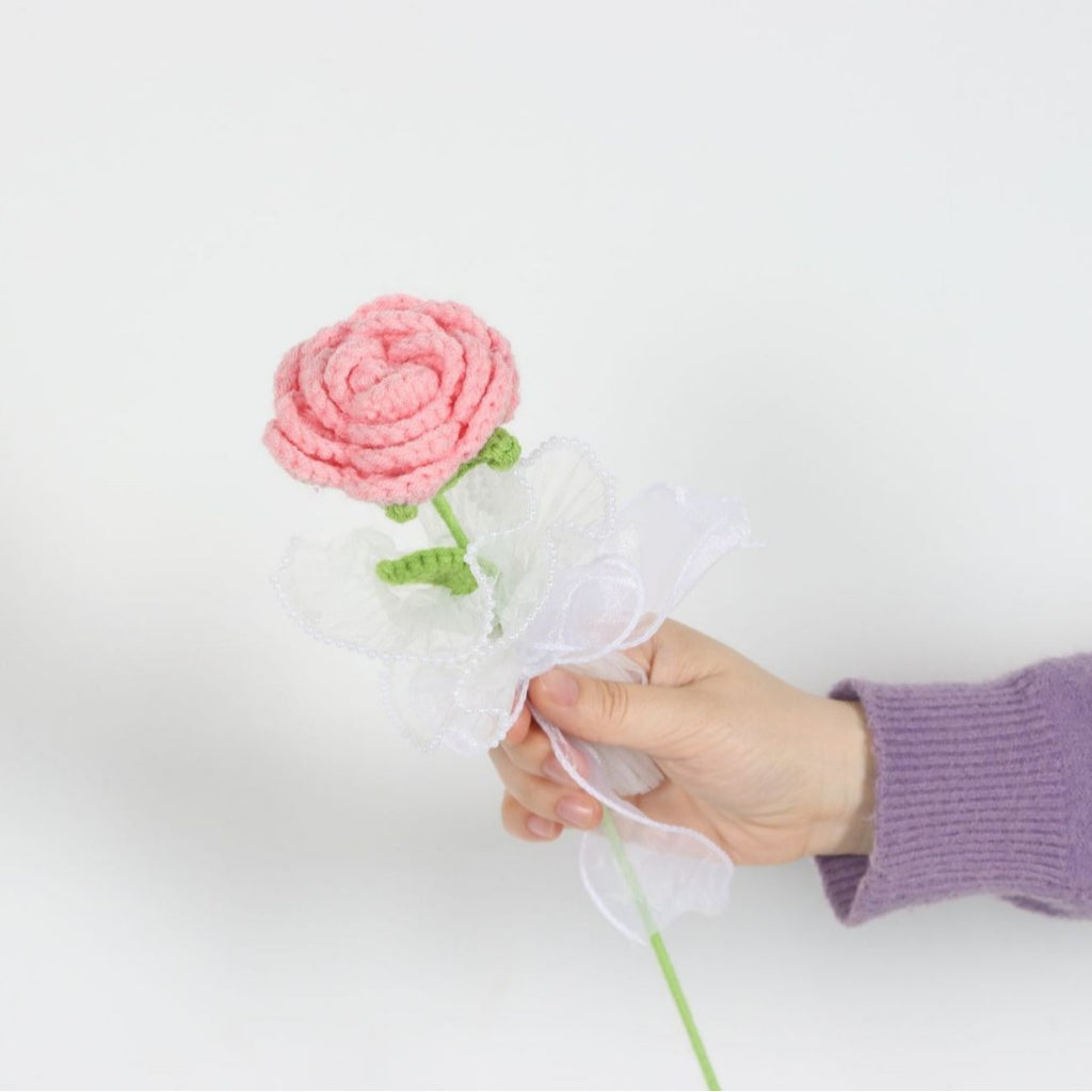 Giftwowo 1PC Finished Knitting Crochet, Rose Flowers Wedding Bridal Artificial Flowers Valentine's Day Gift Birthday Party Home Table Decor