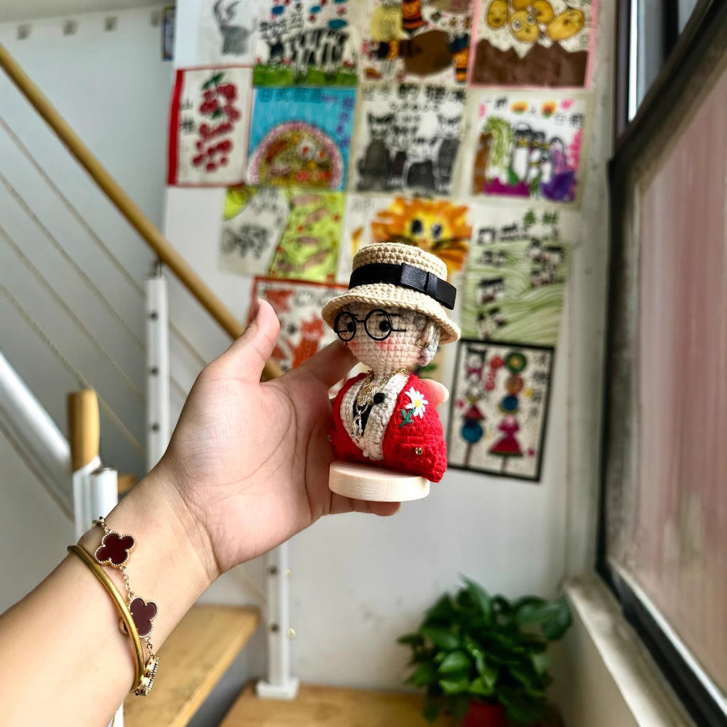 Giftwowo Handmade Yarn Crochet Chicken-Shaped Doll, Handcrafted GD Idol Plush Figure, Cute Decorative Pendant