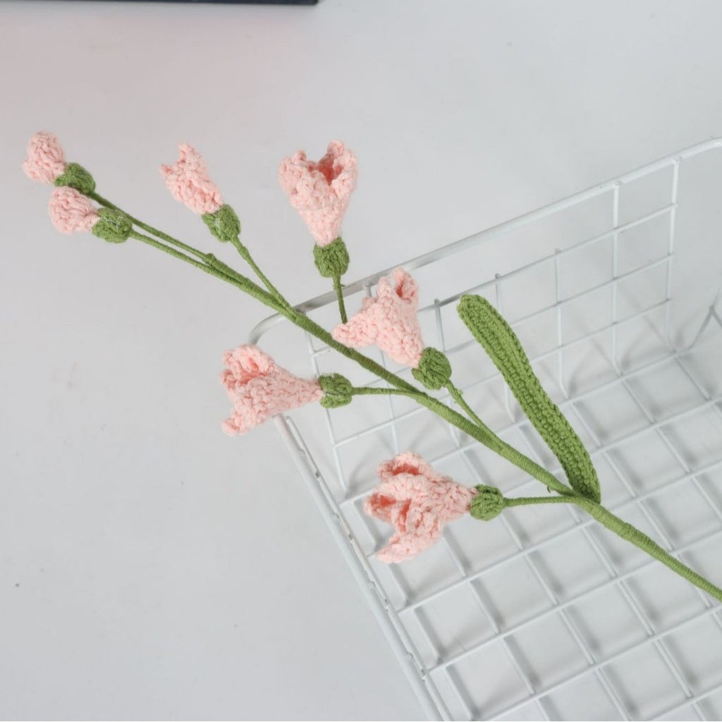 Giftwowo 1PC Freesia Flower Bouquet – Handmade Yarn Faux Flowers, Ready-to-Display Floral Arrangement for Living Room Décor, Perfect for New Year & Christmas Decorations