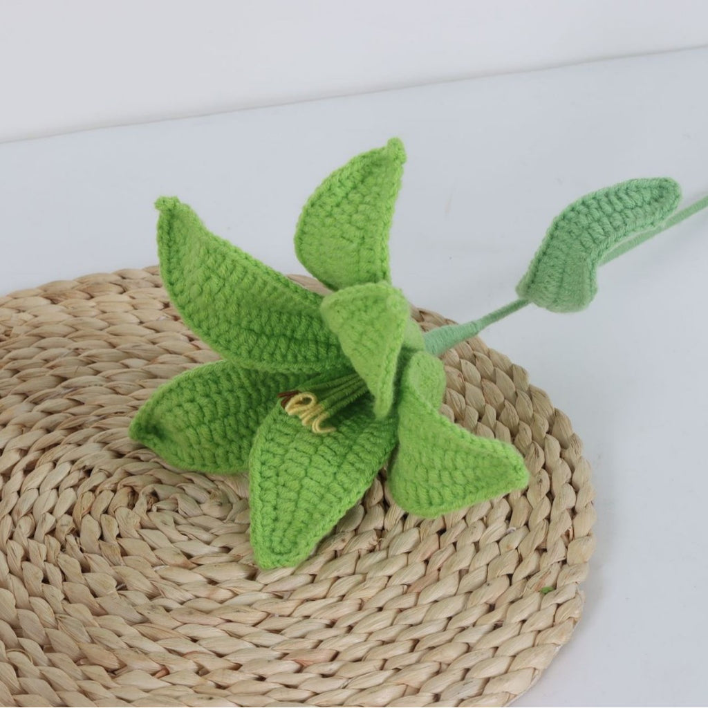 Giftwowo 1PC Lily Yarn Flower – Single Stem Crochet Faux Flower Bouquet, Perfect for Valentine's Day Favors, Handmade Yarn Flower