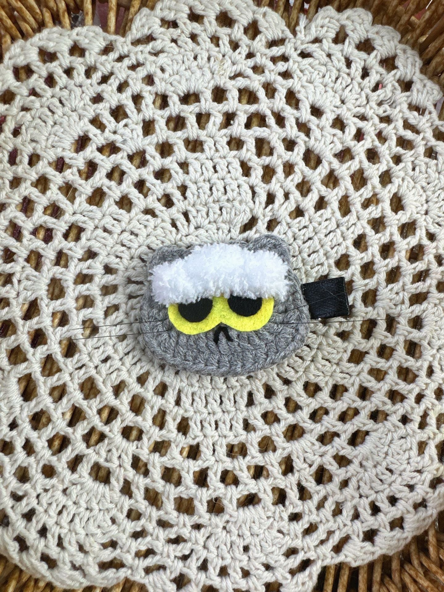 Giftwowo Handmade Yarn Crochet GD Zoa Doll Keychain, Cute Plush Gray Cat Pendant, Adorable Bag Charm