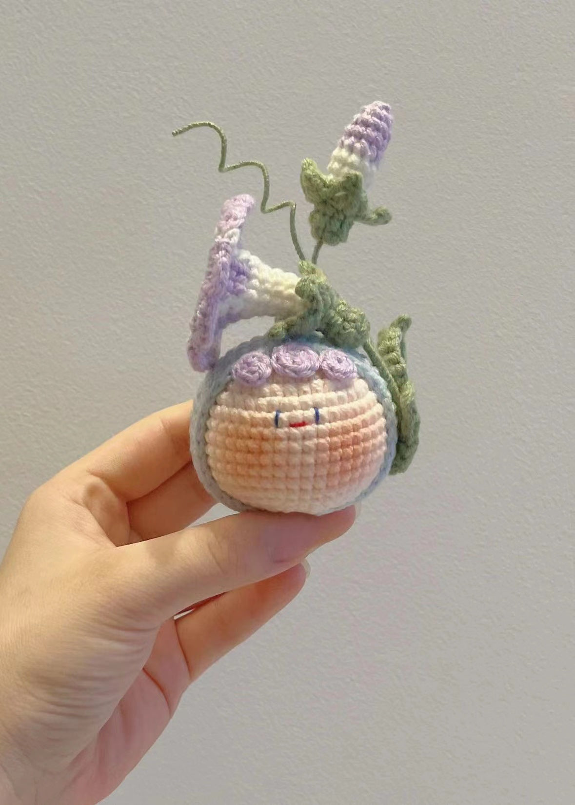 Giftwowo Finished Knitted Crochet Flower Pom-Pom Ornament, Handmade Unique Gift for Valentine's Day and Teacher's Day